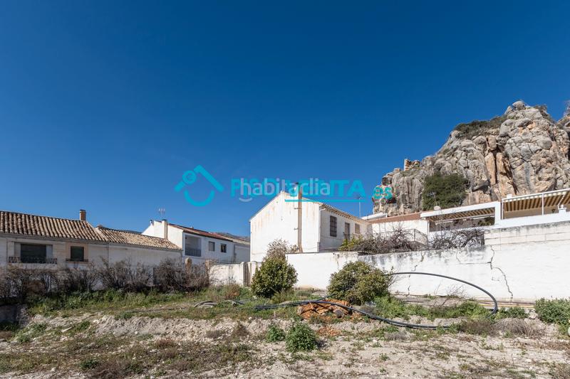 Foto 90a7509f-164b-4e7f-8b2e-13e8fe527bc1. Doppelhaus mit parking in Íllora