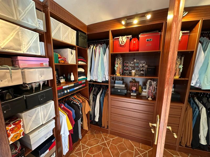 Foto 8c278b00-df0c-4425-b77b-a0e2ad032776. Xalet amb xemeneia calefacció aparcament piscina a Córdoba