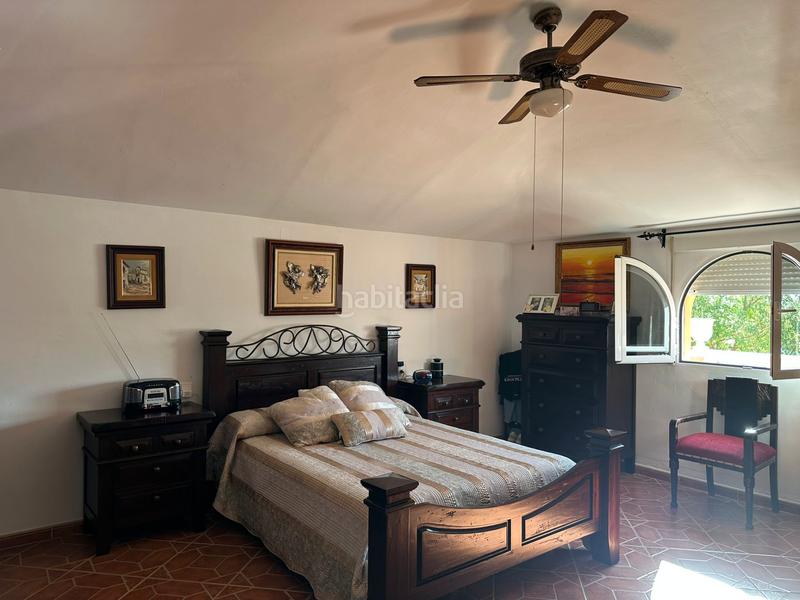 Foto b93aa6b3-717a-4914-9d7c-869c63144e14. Xalet amb xemeneia calefacció aparcament piscina a Córdoba