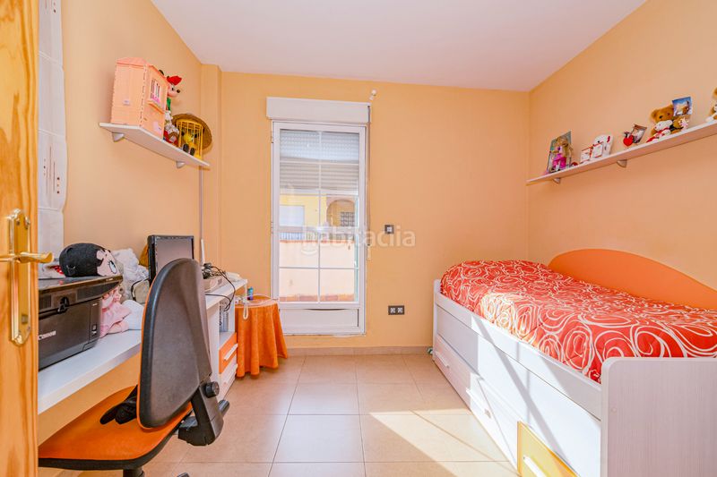 Foto 2fa4056e-d781-48b3-a8be-f62934947f39. Casa aparellada a Alfacar