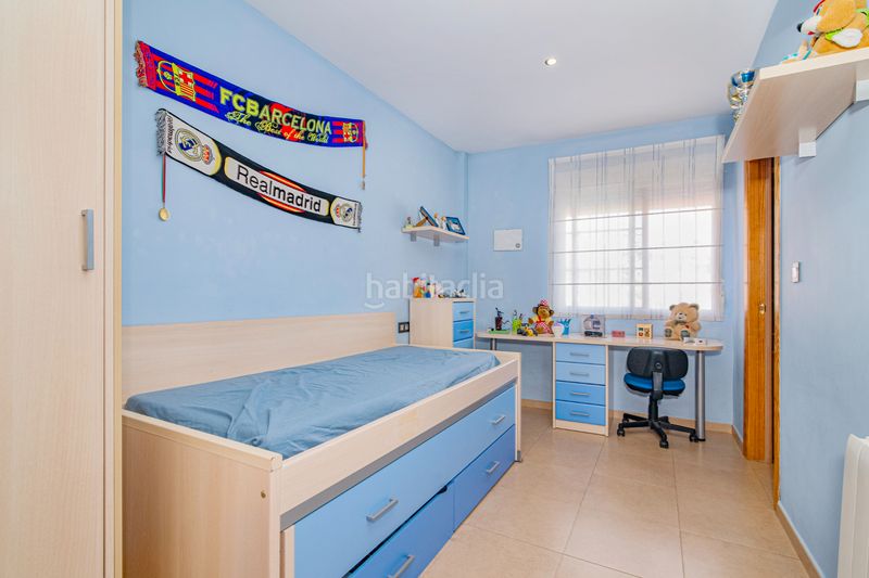 Foto 6614f076-3d07-4f25-90c7-ff5ea0dd5985. Casa aparellada a Alfacar