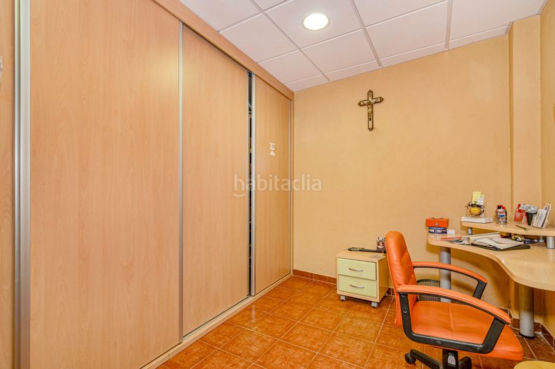 Foto a972c601-f3f2-4fb5-b7bf-9d919757269a. Casa aparellada a Alfacar