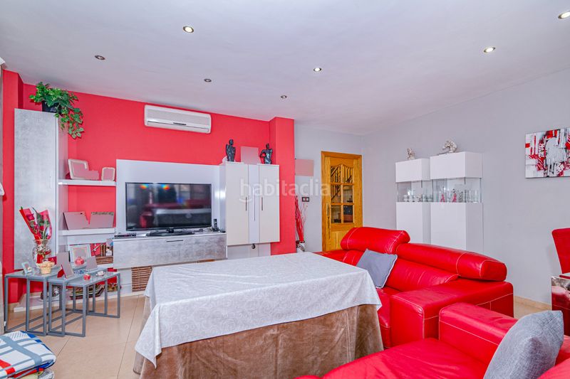 Foto c19f0fff-c867-4e12-90b3-deb63e92af06. Casa aparellada a Alfacar