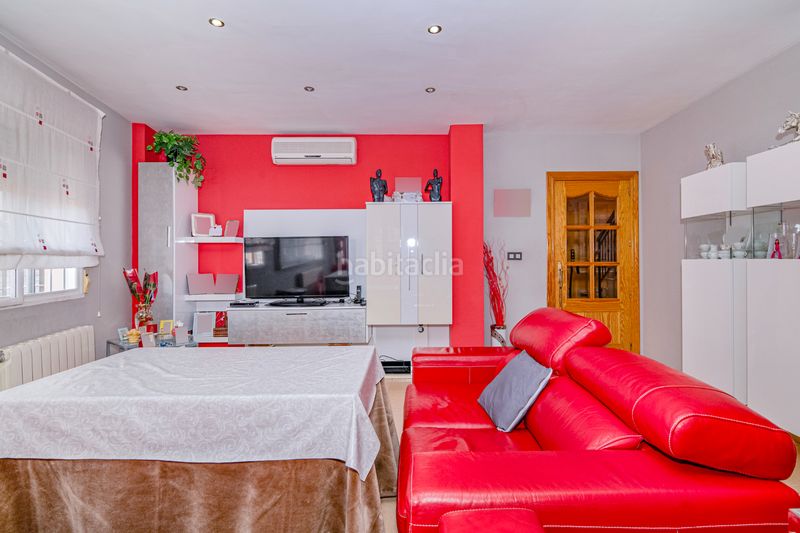 Foto cb50cb3d-a7a7-49b2-a0f1-30894580af92. Casa aparellada a Alfacar