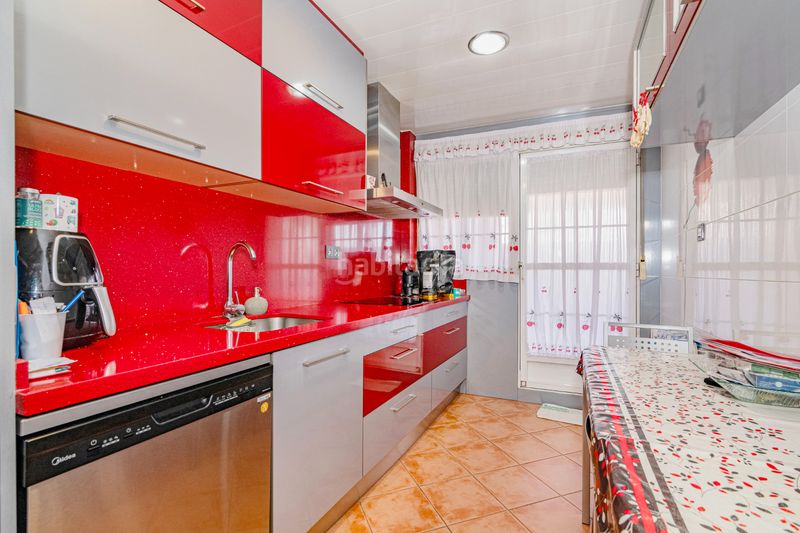 Foto cdfc610a-24dd-4e9d-9d34-b13570b657b6. Casa aparellada a Alfacar
