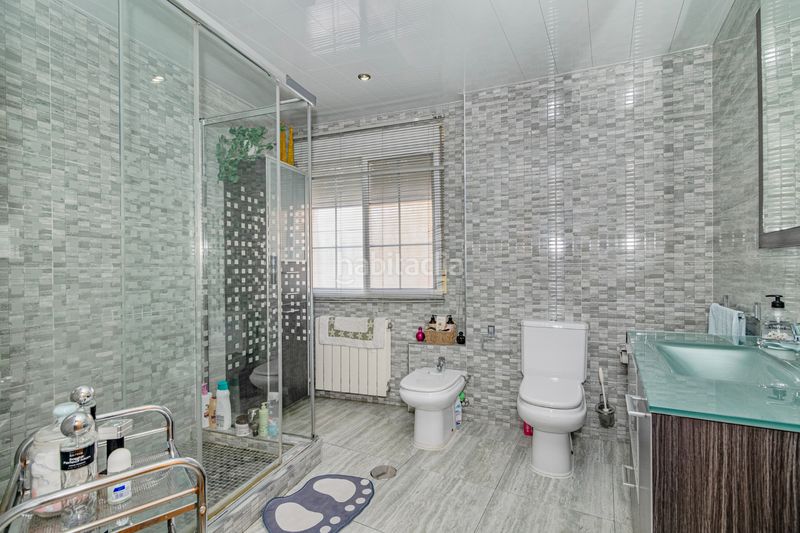 Foto f78f30a1-f9b6-4605-86cb-5d0060267a5a. Casa aparellada a Alfacar