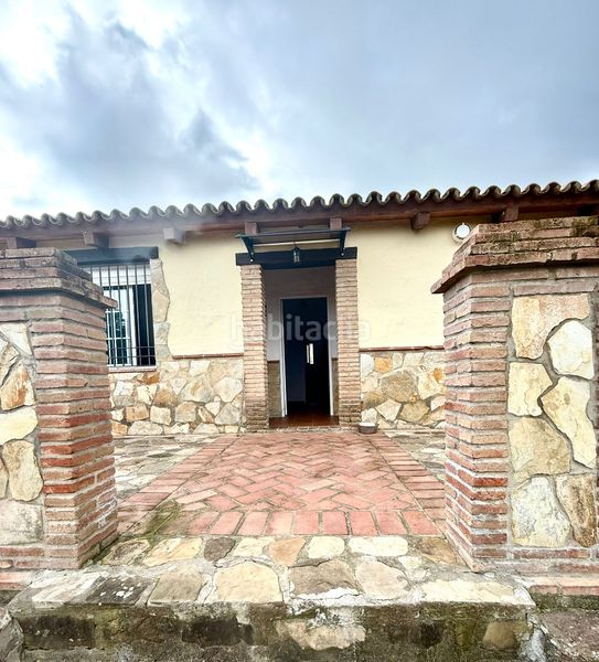 Foto f6ae139b-1425-49cf-b18c-faf4a5dd9b3e. Chalet in calle dehesa de la peña 18 in Tarifa ciudad Tarifa