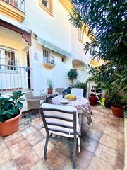 Maison jumelée  Calle rodrigo pérez ponce 7. Casa adosada con vistas