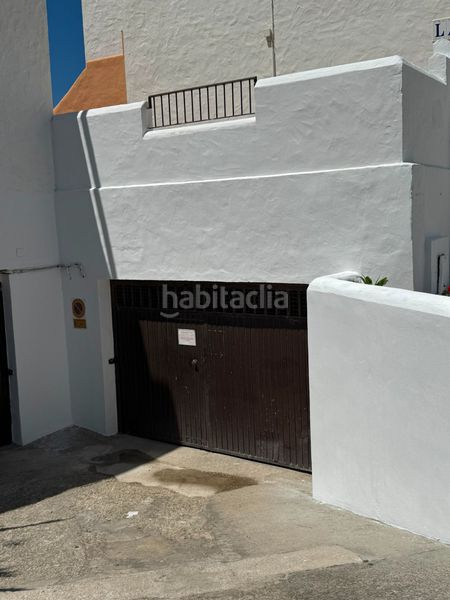 Foto f580c433-6b9a-4b82-a639-9fa23a70d2ec. Aparcament cotxe a Tarifa ciudad Tarifa