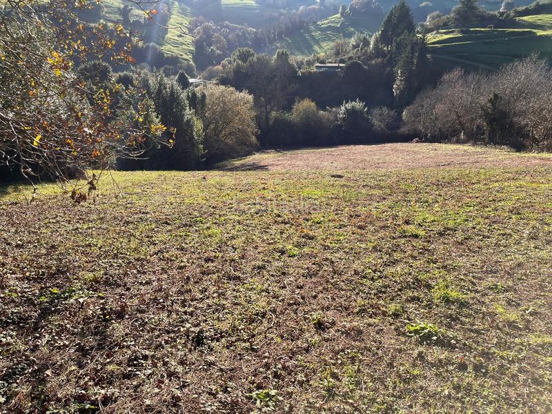 Foto 3bda13d7-b0d0-4192-8fc2-a79c0a3072e1. Finca rústica espectacular finca edificable soleada en Gijón