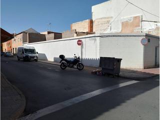 Terrain industriel  Virgen de la paz. Buen solar en el mismo centro con fachada a dos calles.