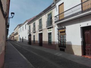 Maison  Monjas. Casa típica en el casco histórico para rehabilitar o demolición