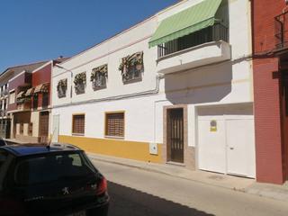 Maison  Virgen de la soledad. Casa en dos plantas con un impresionante solar en zona del rio