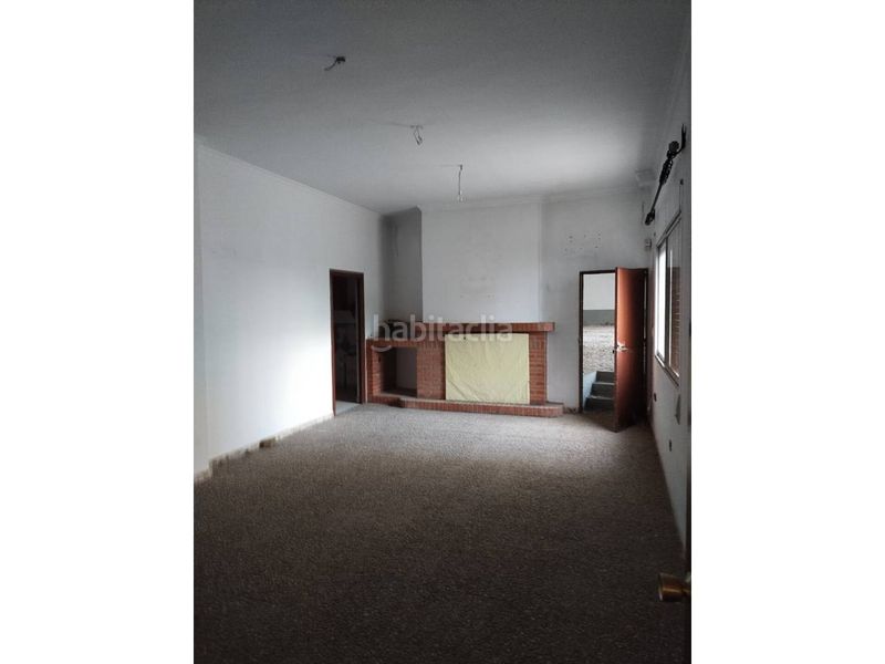 Foto f7ee2640-b22d-4a03-bf6a-fb104578b8b1. Casa amb calefacció aparcament a Manzanares