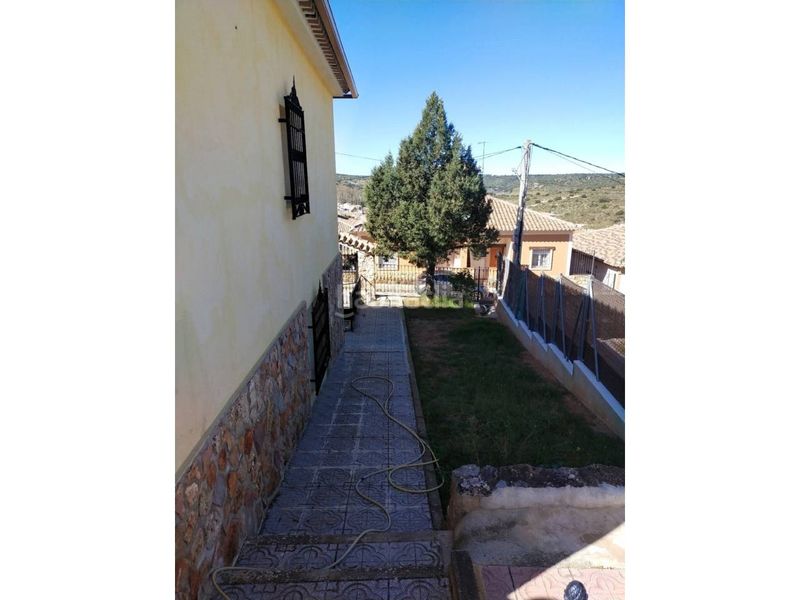 Foto 01f1d47a-04e2-43a8-b274-57e65ffa54ea. Casa adossada amb calefacció aparcament a Ruidera