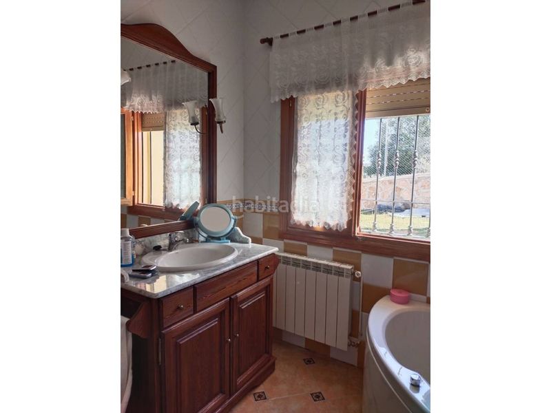 Foto 83753d25-d77a-4450-9f03-7b2ef0e3cf20. Casa adossada amb calefacció aparcament a Ruidera