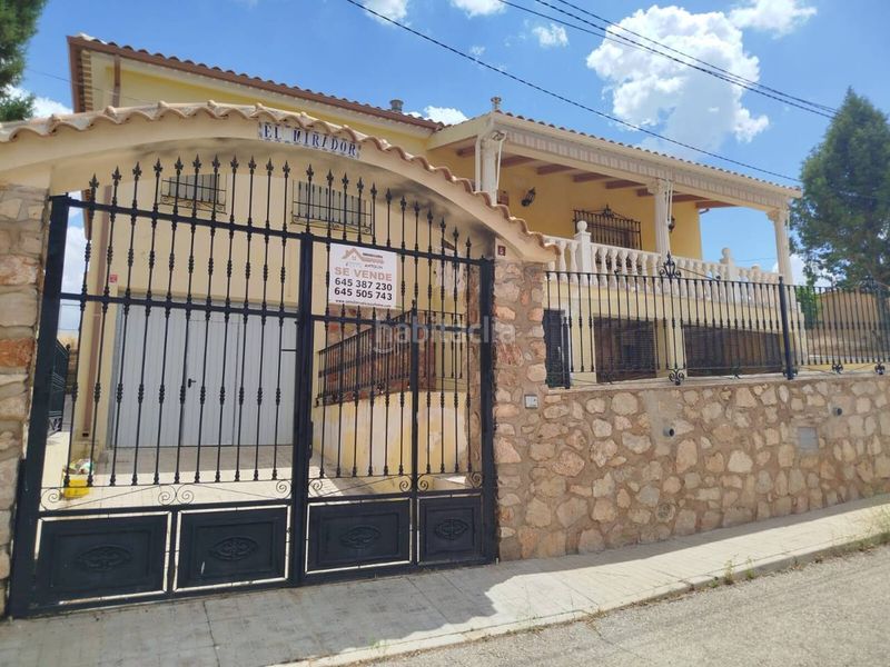 Foto bdc2339b-263b-491a-bc0a-d7f292452b22. Casa adossada amb calefacció aparcament a Ruidera