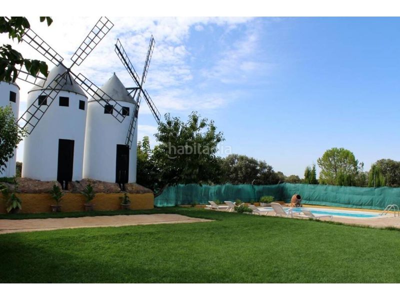 Foto e60ade75-ad2b-4f6e-babb-44f96f1c10c4. Edifici a Ossa de Montiel