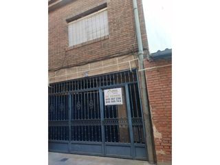 Haus  Calle gregorio molinero. Casa en venta en daimiel con amplio espacio y terraza soleada