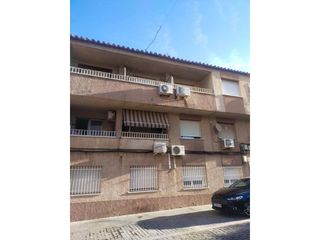 Pis  Calle san anton. Venta de piso de 4 habitaciones en manzanares