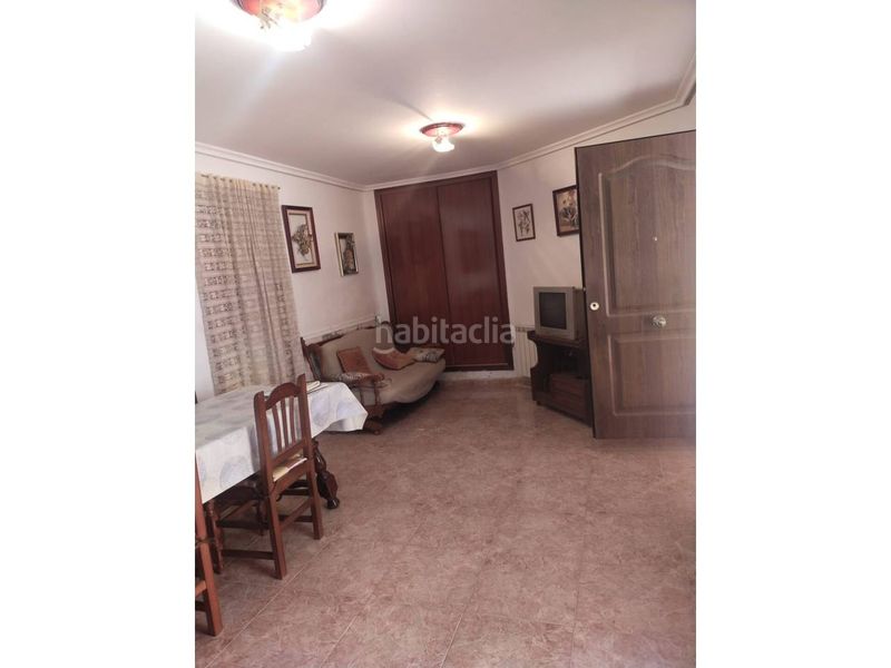 Foto bc5fa463-2f26-4158-9e93-98bff47345fd. Casa amb calefacció aparcament a Alhambra