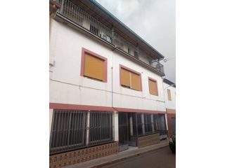 Edificio in Calle canalejas 24. Se vende hotel de 14 habitaciones  local comercial  vivienda ind