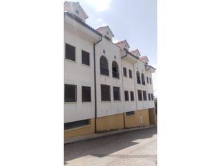 Apartment  Calle cerro monjas 86. Se vende apartamento reformado en ruidera con piscina, garaje y