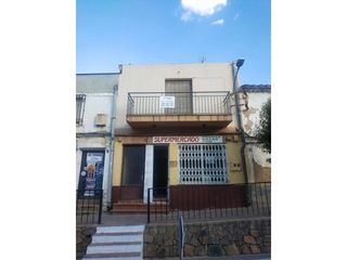 Geschäftsraum  Avenida castilla la mancha. Se vende local comercial y vivienda con patio en ruidera