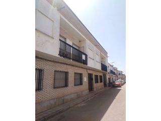 Casa  Calle empenta. Se vende casa con local, terraza y patio