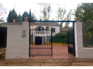 Chalet  Urbanizacion cueva de la morenilla. Se vende chalet en ruidera a pie de laguna en urbanización resid