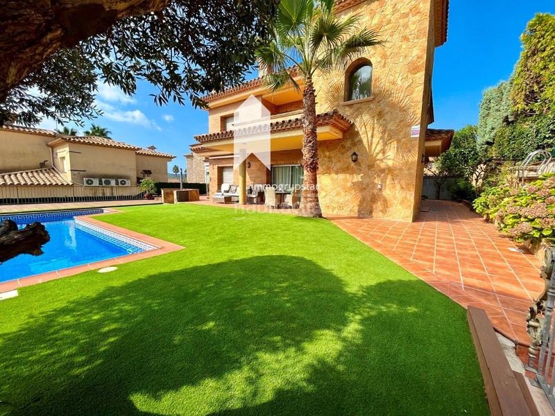 Foto 6d8f49a3-1215-47f3-a8bc-43b144c9f102. Casa amb calefacció aparcament piscina a Fenals Platja d´Aro