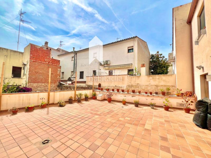 Foto 7b0b313e-bbde-4c22-938c-27f899b2ab7e. Casa vive e invierte en el corazón ! chalet pareado con local multifuncional a 5 minutos de la playa en Palamós