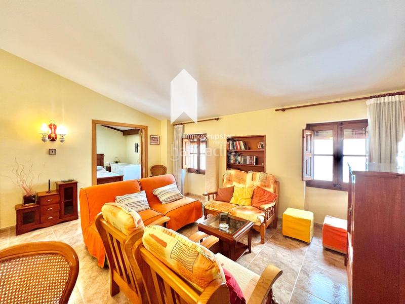 Foto 89c724e6-1cea-4ce9-aeb0-73bfc239336e. Casa vive e invierte en el corazón ! chalet pareado con local multifuncional a 5 minutos de la playa en Palamós