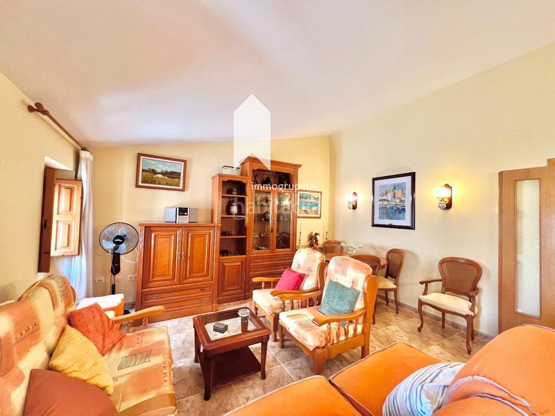 Foto 938b435d-fcfe-47b6-b6d1-35ff346c9993. Casa vive e invierte en el corazón ! chalet pareado con local multifuncional a 5 minutos de la playa en Palamós