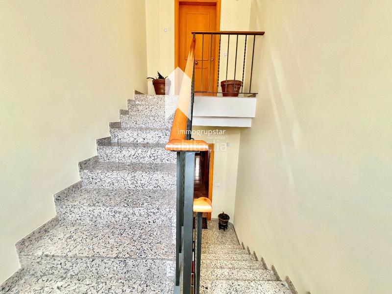 Foto d8253875-d75c-4840-97ff-bb34b670ac47. Casa vive e invierte en el corazón ! chalet pareado con local multifuncional a 5 minutos de la playa en Palamós