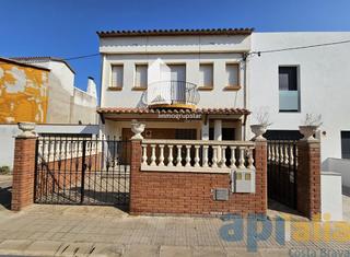Maison jumelée  Ripolles. Finca amplia con garaje y múltiples terrazas en palamós