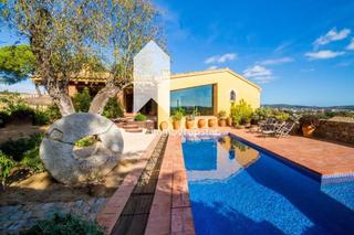 Casa  Font. Exclusiva vivienda con vistas panorámicas en palafrugell