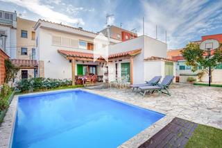 Casa  Cosme calzada. Encantadora casa con piscina y terraza en zona avnguda catalunya