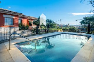 Casa  Ripolles. Hermosa villa muy cerca del centro de calonge