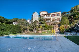 Casa  Balears. Villa de lujo con vistas al mar y spa privado
