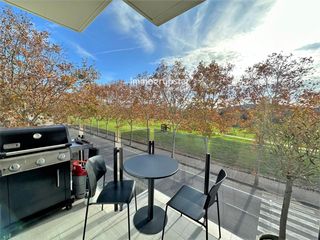 Appartamento in Roger de llúria 5. Ático de ensueño con solárium y vistas al estanque