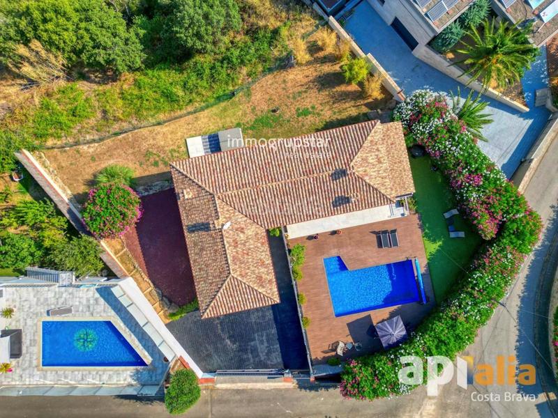 Foto 51b08d3c-339c-44ac-96af-1db154f7b39a. Casa exclusiva casa con licencia turística y piscina en la costa brava en Calonge