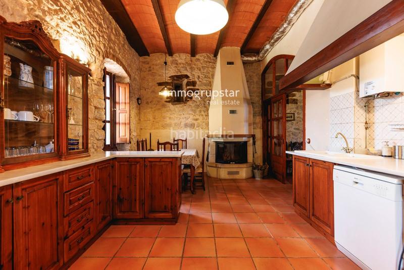 Foto c5d4e129-076f-4671-a94e-710f4acf9e34. Masía castillo con licencia turística la selva en Amer