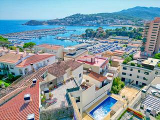 Dplex  Llevant. tico dplex con vistas al mar y terraza solrium en sant feliu