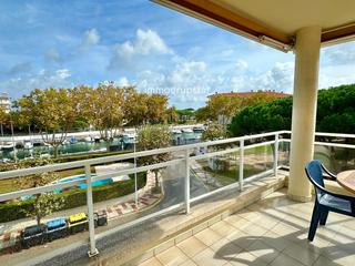 Flat  Mar i llum. Apartamento con vistas al port daro