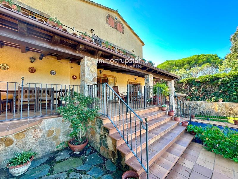 Foto d426f882-204c-4acd-9d51-9552d69e10b1. Chalet avec chauffage parking piscine dans Castell d´Aro