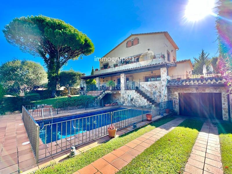 Foto ee35e3e5-c85f-4557-9015-c8d52fe46526. Chalet avec chauffage parking piscine dans Castell d´Aro