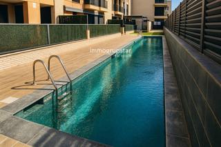 Flat  President macia. Apartamento céntrico con piscina y parking en palamós