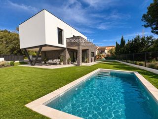 Chalet  Daro. Exclusiva casa de obra nueva con vistas al casco antiguo de calo