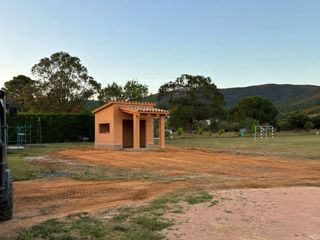 Fondo rustico  13. parcela 257. Parcela rústica de 4.000 m con una construcción de 10 m más poch